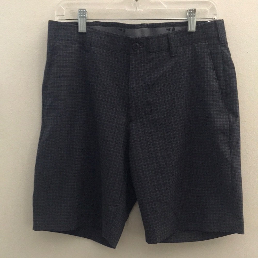 Grand Slam Men's Black Checkered Shorts